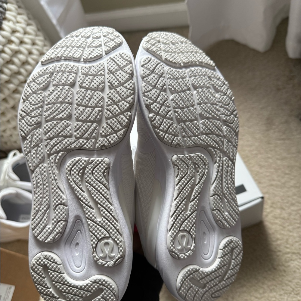 Lululemon sneaker size 7
